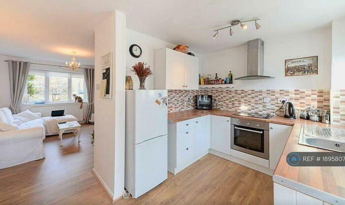 2 Bedroom End Of Terrace House To Rent In Radnor Road, Bracknell, RG12