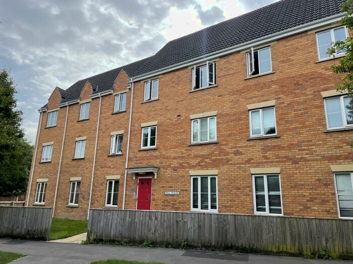 2 Bedroom Flat To Rent In Sandalwood Road, Westbury, BA13