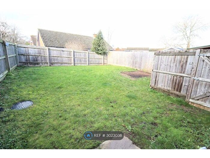 3 Bedroom Detached House To Rent In Bunkers Crescent, Milton Keynes, MK3