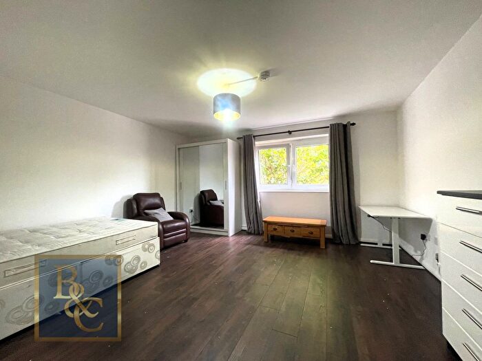 3 Bedroom Flat To Rent In Stockbeck, Ampthill Square, Euston, NW1