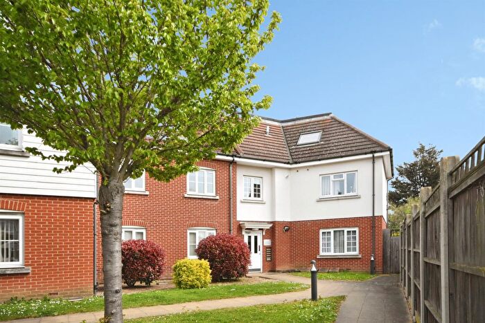 2 Bedroom Flat For Sale In Gillian Crescent, Romford, RM2
