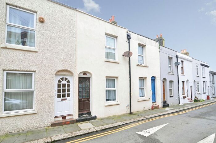 2 Bedroom Terraced House For Sale In Stonefield Road, Hastings, TN34
