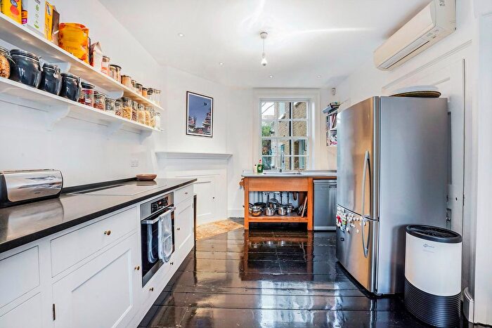 4 Bedroom Terraced House To Rent In Cheyne Walk, London, SW10