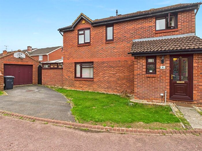 4 Bedroom Detached House For Sale In Grayling Close, Abbeymead, Gloucester, Gloucestershire, GL4