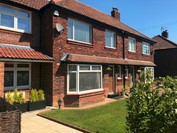 4 Bedroom Semi-Detached House To Rent In Murray Road, Richmond, TW10