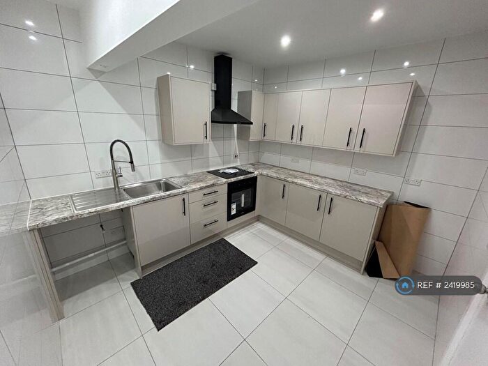 1 Bedroom Flat To Rent In Windmill Hill, Halesowen, B63