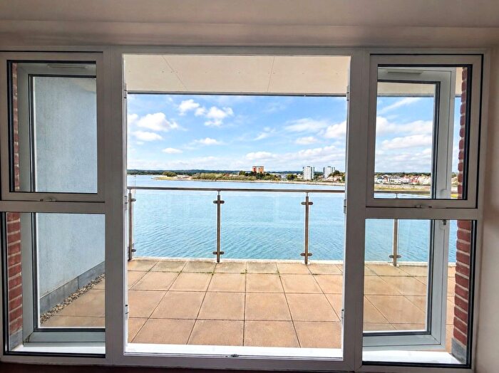 2 Bedroom Flat For Sale In Lifeboat Quay, Poole, Dorset, BH15