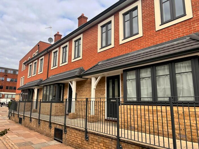 1 Bedroom Flat To Rent In Highbridge Walk, Aylesbury, HP21