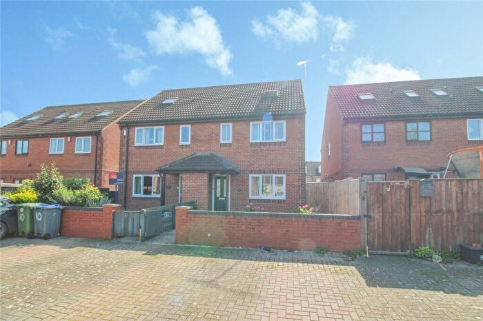 4 Bedroom Terraced House For Sale In Ashleigh Grove, Trowbridge, BA14