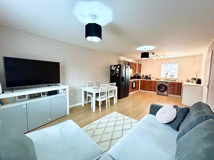 2 Bedroom Apartment For Sale In Santa Cruz Avenue, Bletchley, Milton Keynes, MK3