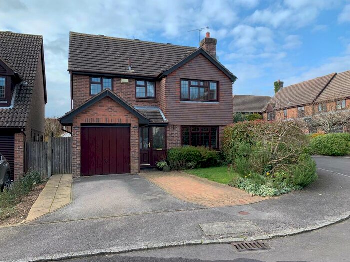 4 Bedroom Detached House To Rent In Bishops Waltham, Southampton, SO32