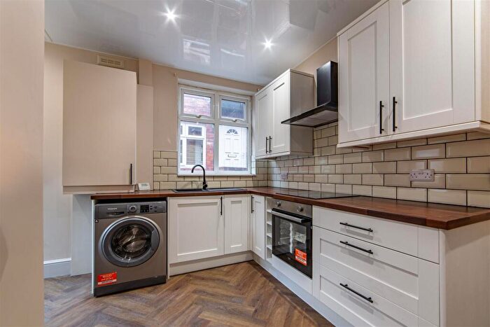 2 Bedroom Flat To Rent In New Refurb, Ferndene Grove, High Heaton, NE7
