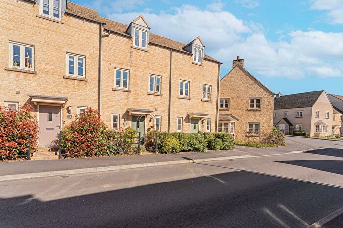 3 Bedroom Town House For Sale In Brays Avenue, Tetbury, GL8