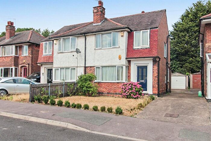 3 Bedroom Semi-Detached House For Sale In Heatherley Drive, Basford, Nottingham, NG6
