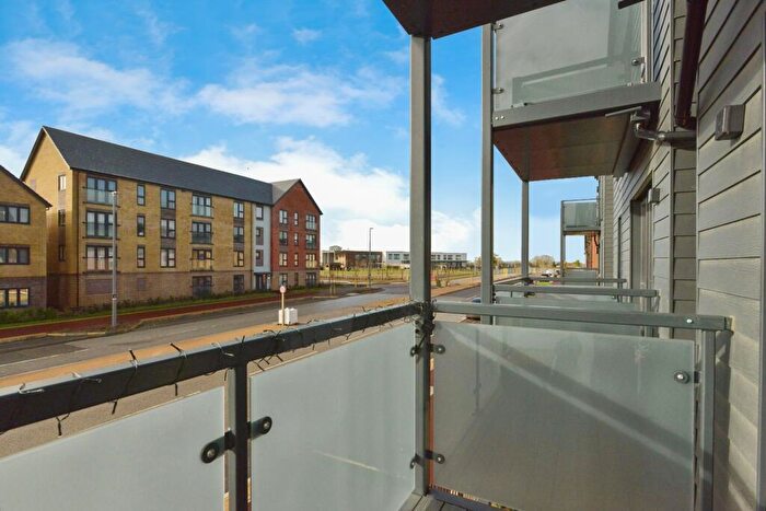 2 Bedroom Flat For Sale In Shetland Drive, Whitehouse, Milton Keynes, Buckinghamshire, MK8