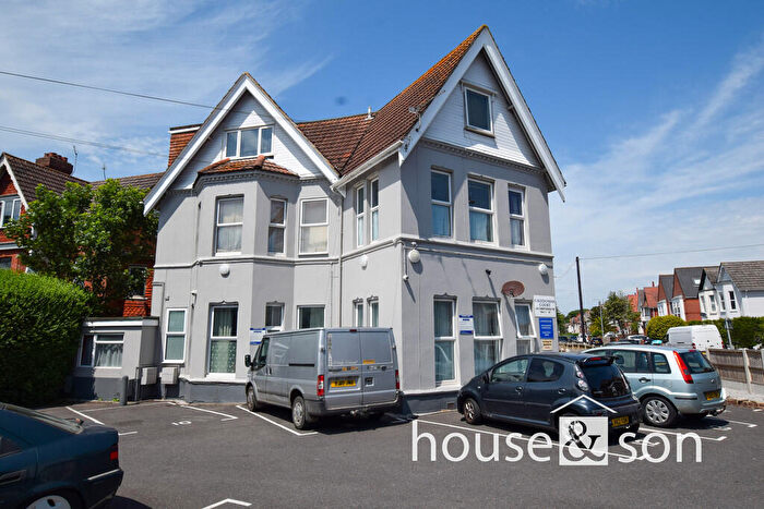 2 Bedroom Apartment For Sale In Caledonian Court, Christchurch Road, Bournemouth, BH1