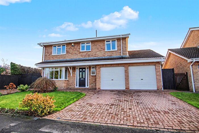 4 Bedroom Detached House For Sale In Hollybush Avenue, Ingleby Barwick, TS17