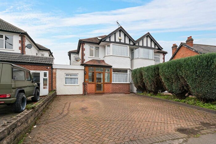 3 Bedroom Semi-Detached House For Sale In Olton Road, Shirley, Solihull, B90
