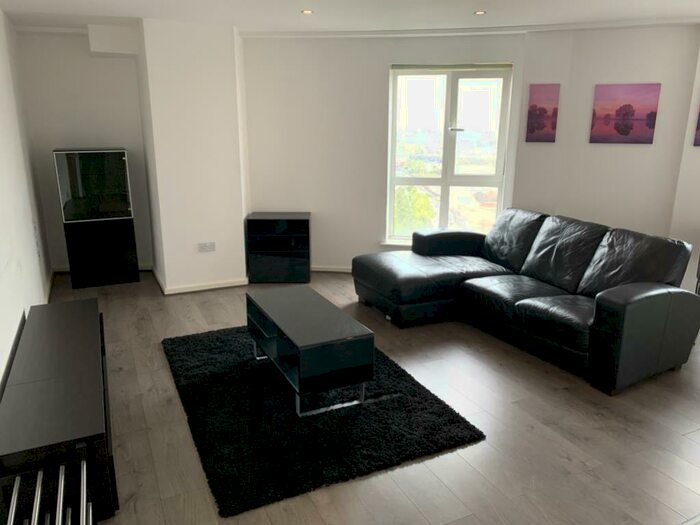 1 Bedroom Apartment To Rent In Hive, Masshouse Plaza, Birmingham, B5