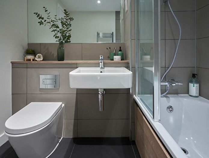 2 Bedroom Apartment To Rent In Newhall Walk, Birmingham, B3