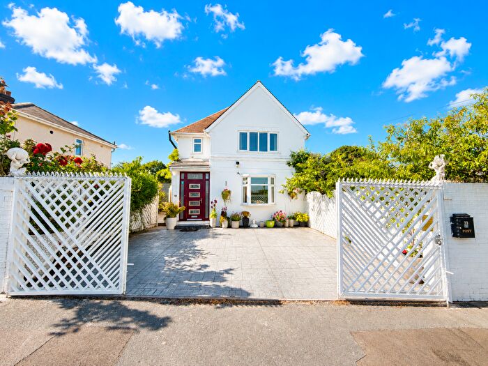 3 Bedroom Detached House For Sale In Cooper Avenue, Brierley Hill, DY5