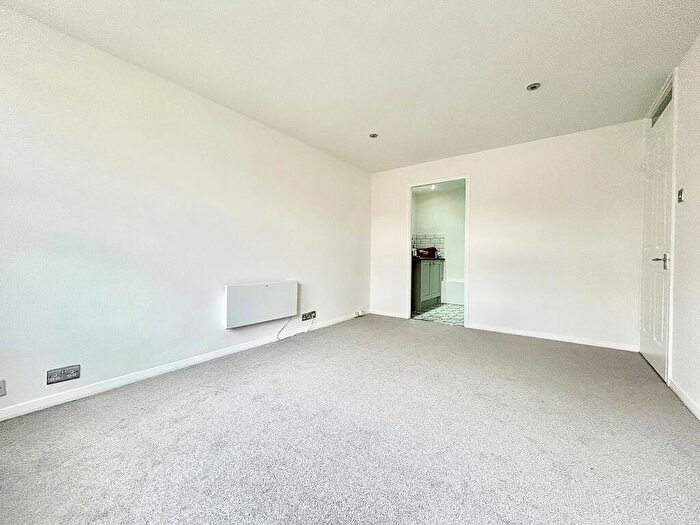 1 Bedroom Flat To Rent In Parkland Court, Maryland Park, Stratford, E15