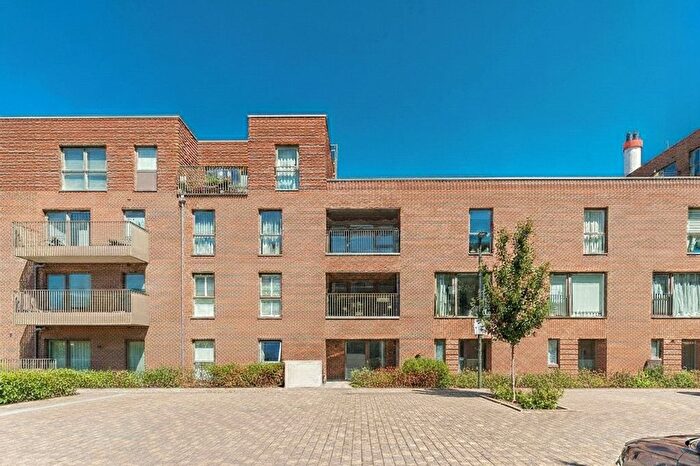 3 Bedroom Flat For Sale In Lensview Close, Harrow, HA1