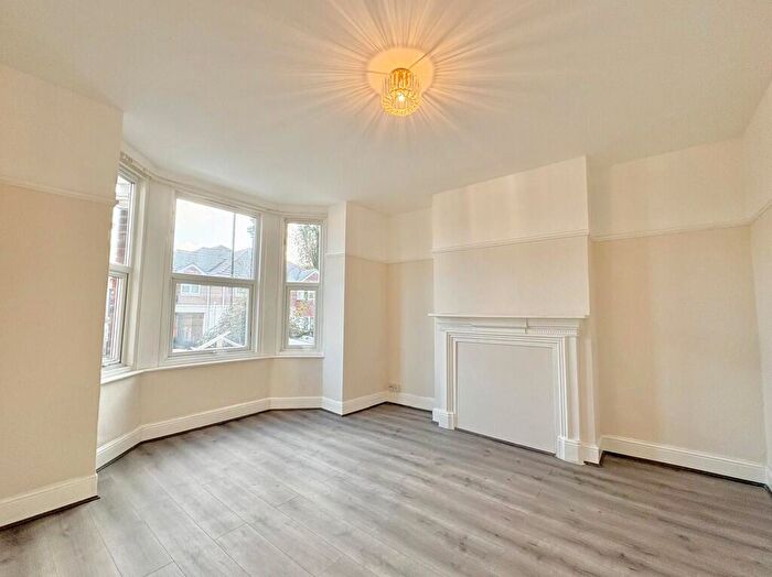 1 Bedroom Flat To Rent In High Road, Southampton, SO16