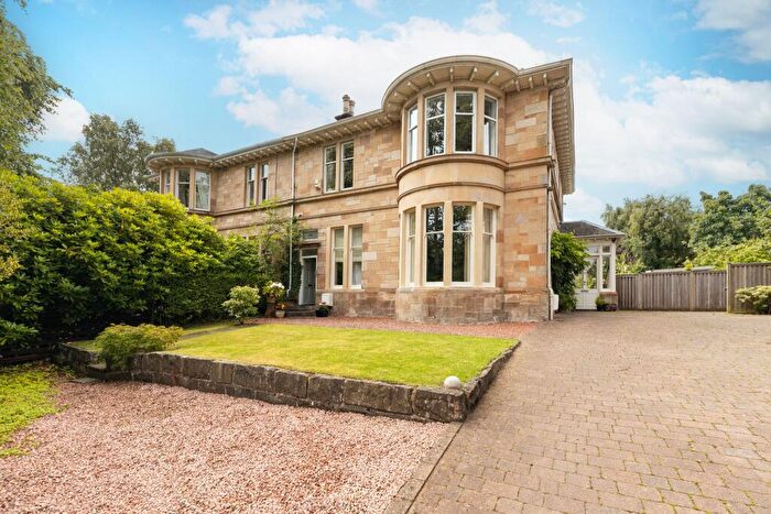 3 Bedroom Apartment For Sale In Albert Drive, Pollokshields, Glasgow, G41