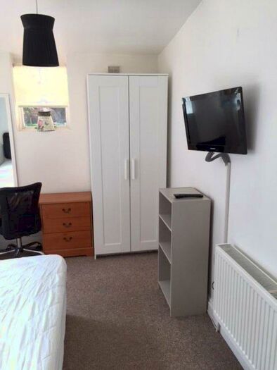 Studio To Rent In Old Dover Road, CT1