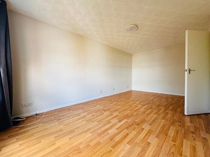 2 Bedroom Apartment To Rent In Elm Court, Spring Road, Southampton, SO19
