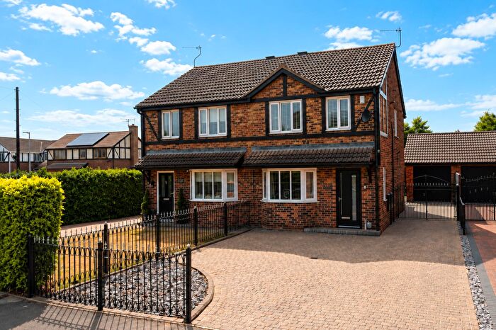 3 Bedroom Semi-Detached House For Sale In Ashdene Close, Willerby, Hull, HU10