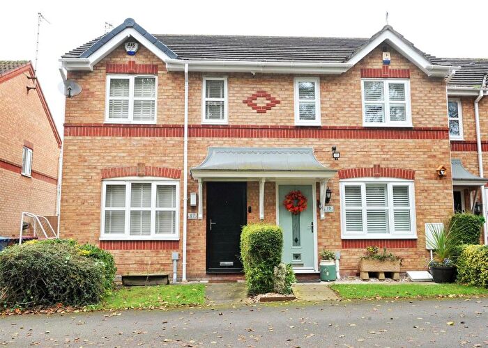 2 Bedroom Mews For Sale In Patting Close, Irlam, M44