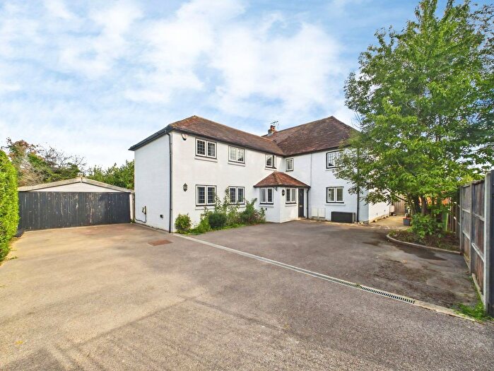 5 Bedroom Detached House For Sale In Cripplegate Lane, Southwater, RH13