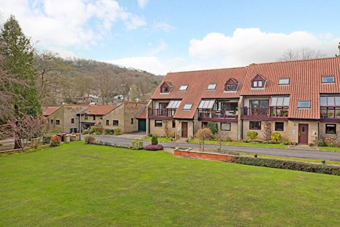 3 Bedroom Duplex For Sale In Warlbeck, Ilkley, LS29