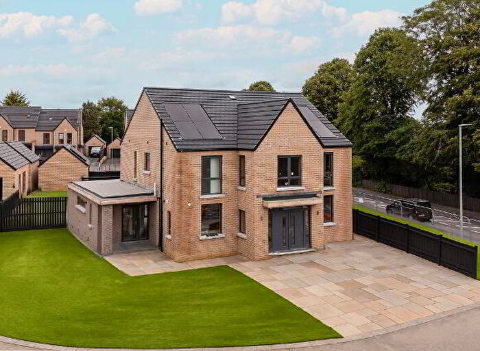 4 Bedroom Detached House With Garages For Sale In Moira Gate Manor, Craigavon, BT67