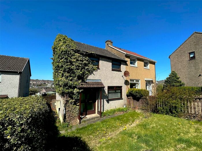 2 Bedroom Semi-Detached House For Sale In Forfar Road, Greenock, Inverclyde, PA16