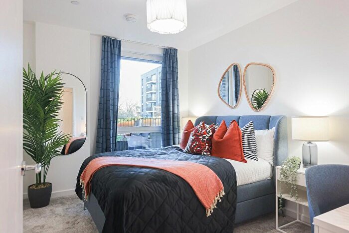 1 Bedroom Apartment To Rent In Medawar Drive, London, NW7