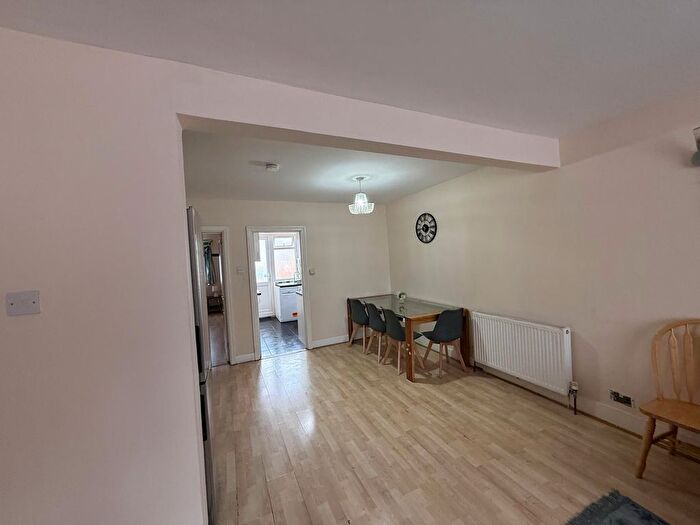 1 Bedroom Flat To Rent In Lynton Road, Harrow, Greater London, HA2