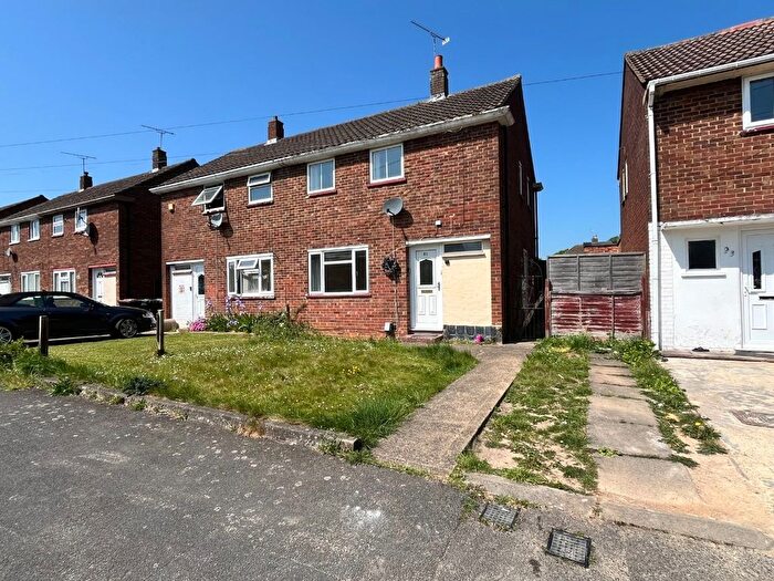 2 Bedroom Semi Detached House For Sale In Wodecroft Road, Luton, Bedfordshire, LU3