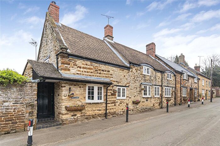 4 Bedroom Semi-Detached House For Sale In High Street, Culworth, Banbury, Northamptonshire, OX17