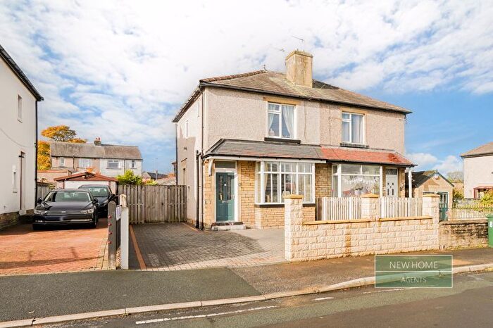 3 Bedroom Semi-Detached House For Sale In Westwood Avenue Bradford, BD2