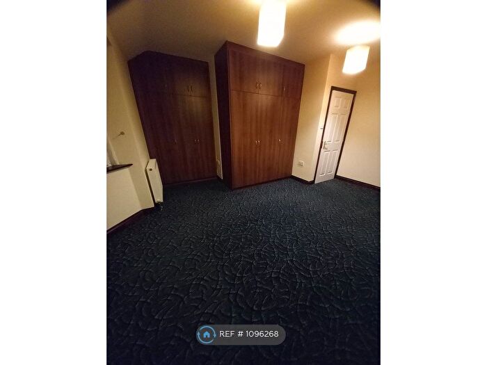 2 Bedroom End Of Terrace House To Rent In Lynmouth Road, Perivale, Greenford, UB6