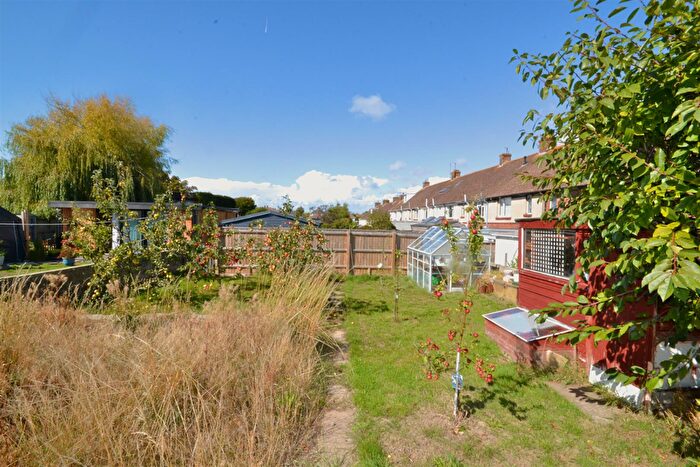 2 Bedroom Detached Bungalow For Sale In Coombe Avenue, Weymouth, DT4
