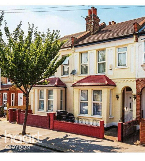 3 Bedroom Terraced House For Sale In Pemdevon Road, Croydon, CR0