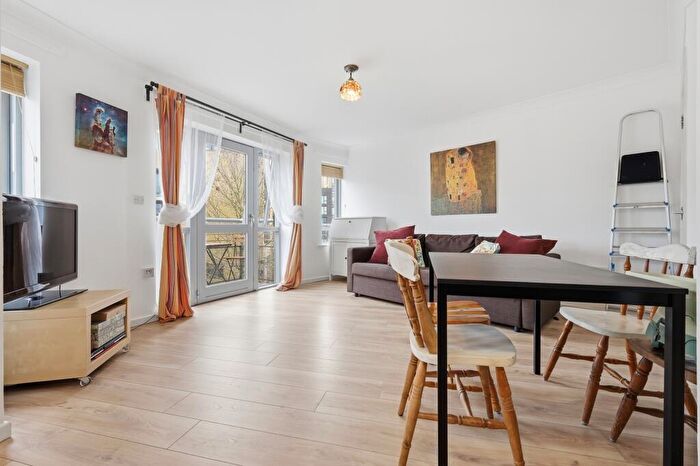 2 Bedroom Flat For Sale In Chrisp Street, Langdon Park, E14