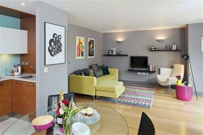 2 Bedroom Apartment For Sale In St Williams Court, Gifford Street, Kings Cross, London, N1