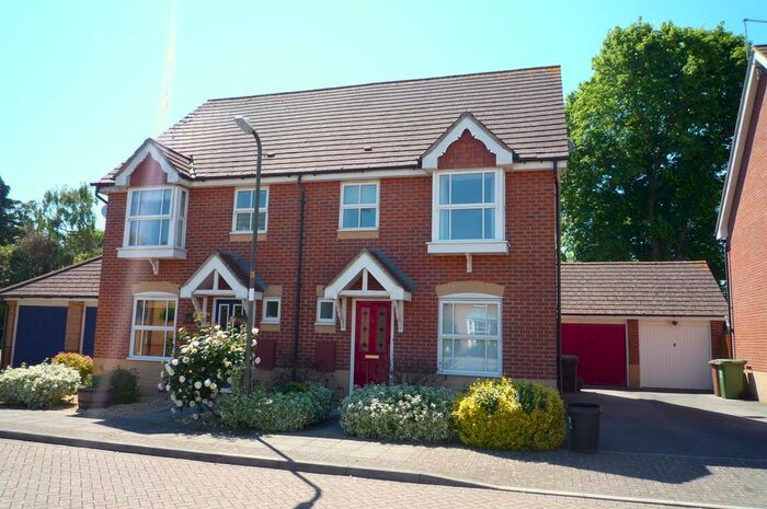 3 Bedroom Semi-Detached House To Rent In Skylark Court, Southsea, PO4