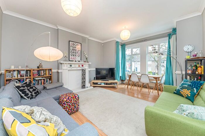 2 Bedroom Flat To Rent In Baring Road, London, SE12