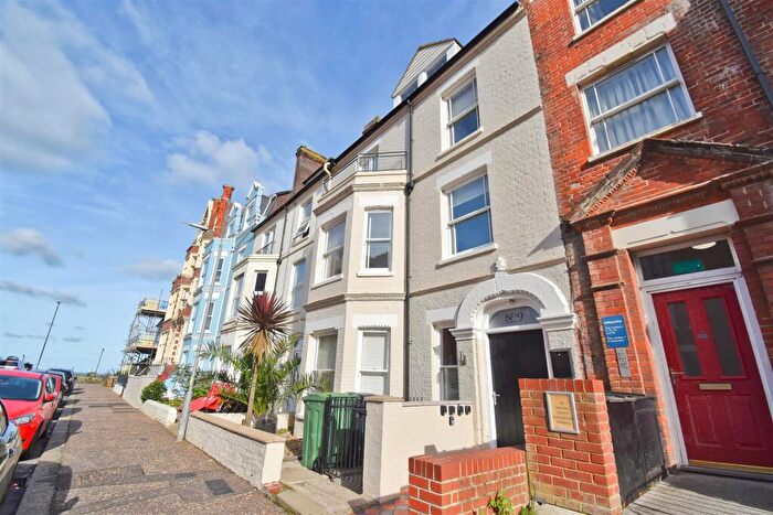 2 Bedroom Apartment To Rent In Cabbell Road, Cromer, NR27